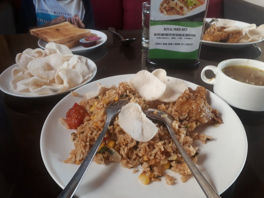 太阳皇家酒店主图