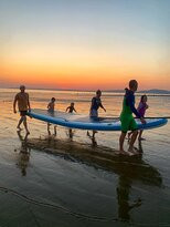 Surf School Wales-塔尔伯特港必去景点