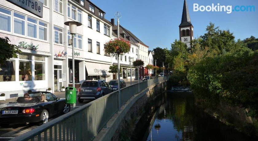Hotel Zum Urfttal