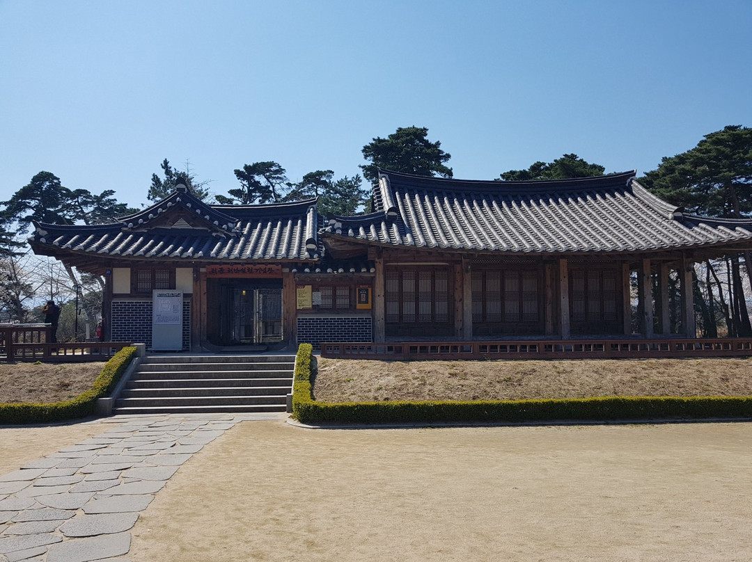 Heogyun and Heonanseolheon Memorial Hall景点图片