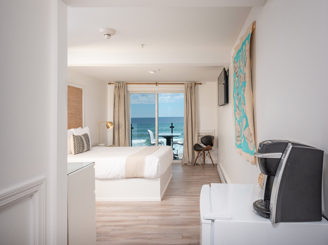 Stones Throw Hotel主图