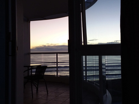 丽晶海滩酒店主图