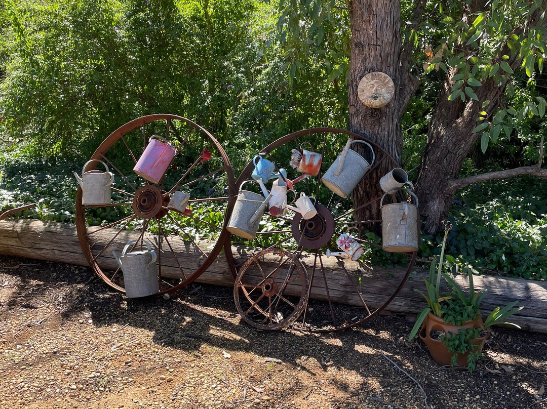 Alladins Cave Bottle House-达博必去景点