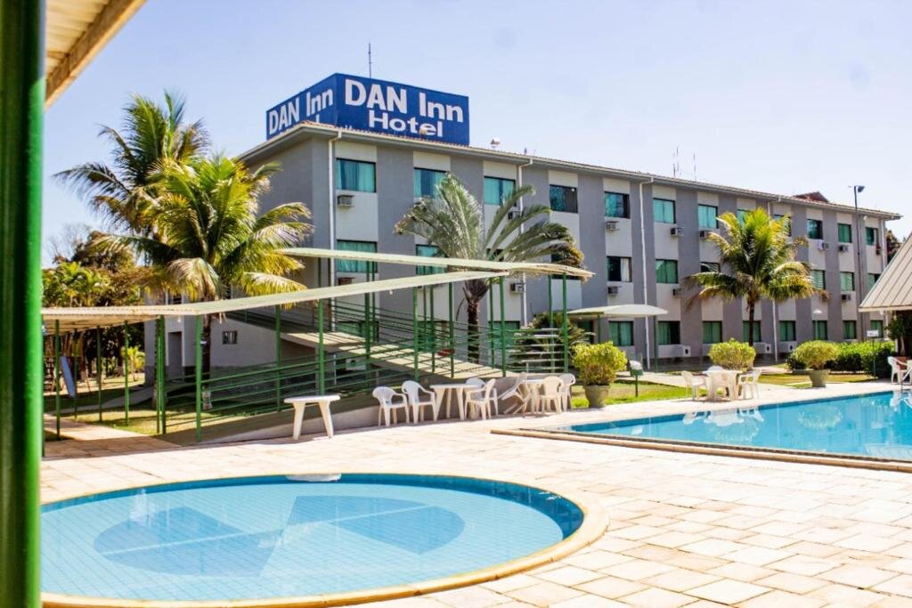 Dan Inn Uberaba & Convenções-泳池