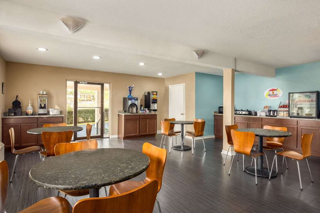 Super 8 by Wyndham Crestview主图