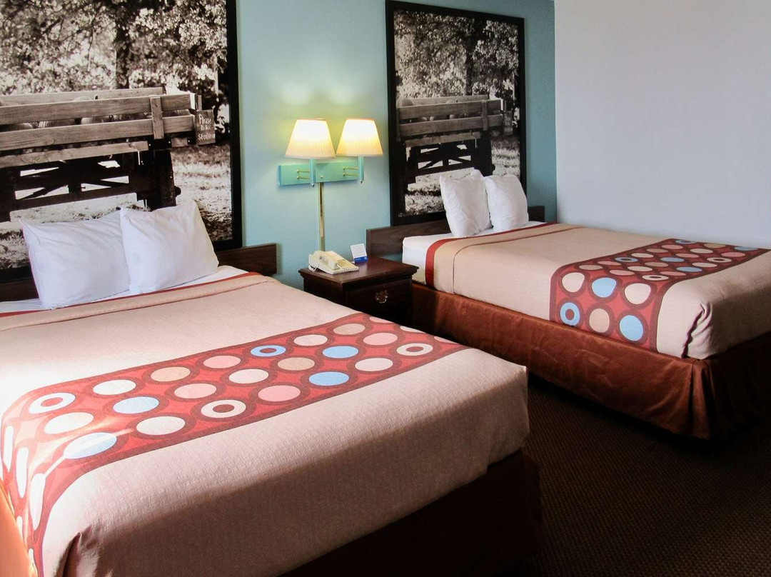 Rodeway Inn Near I-35 Lamoni主图