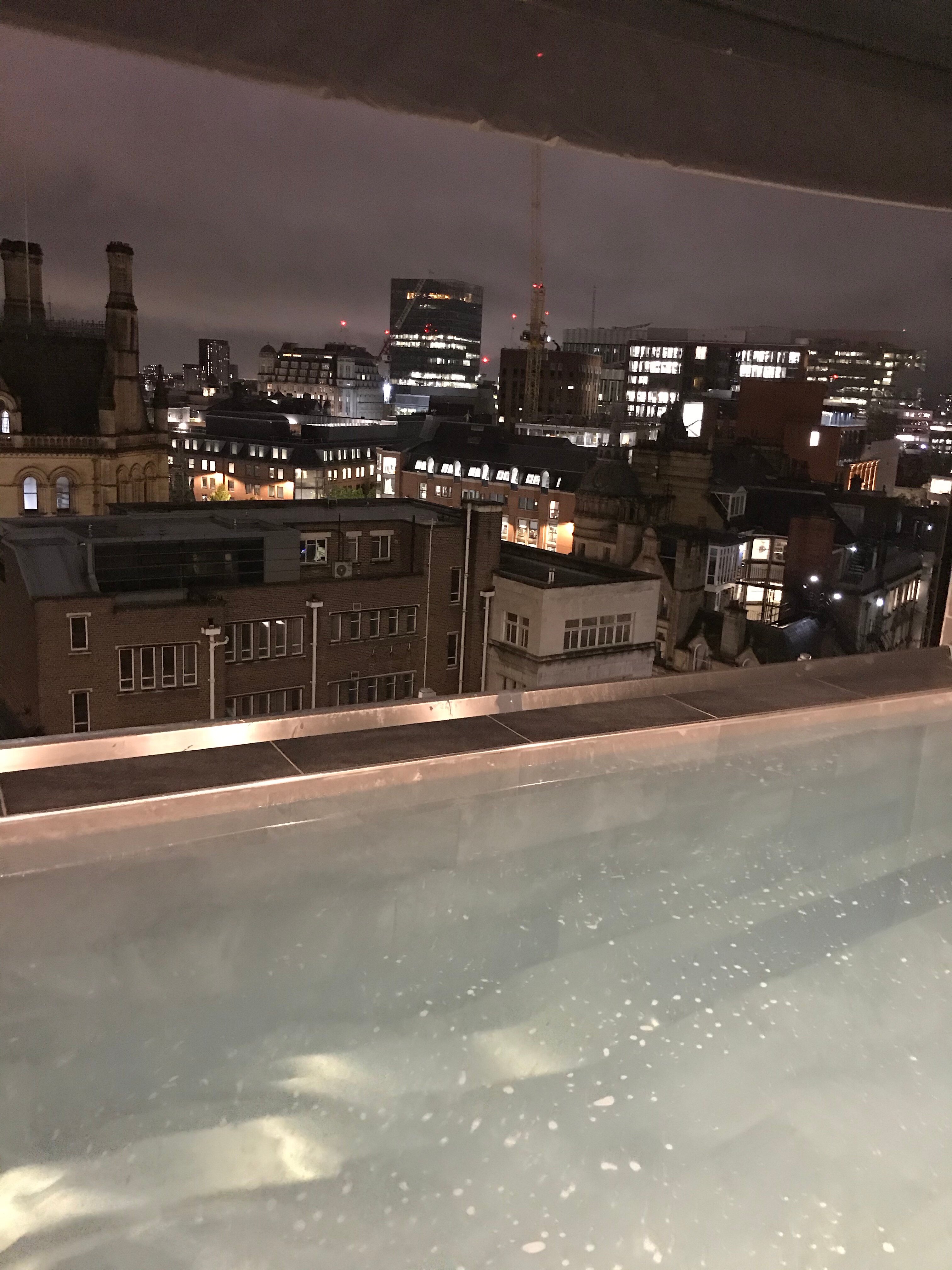 景街联排别墅酒店-泳池