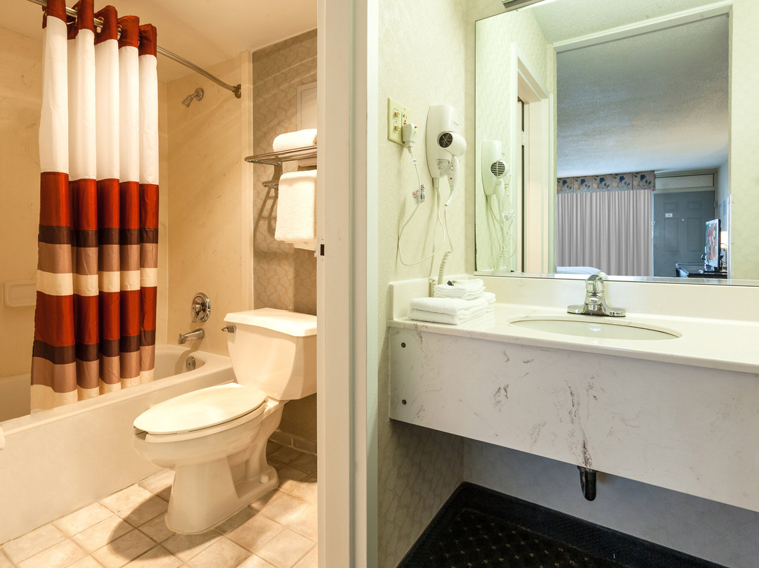 迪卡贝斯特韦斯特旅馆&套房酒店主图