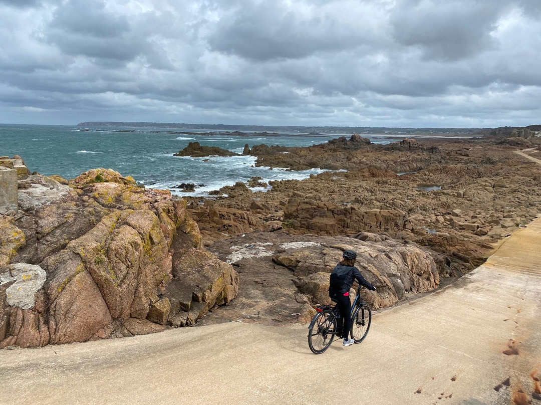 Island E-Bikes-泽西岛必去景点