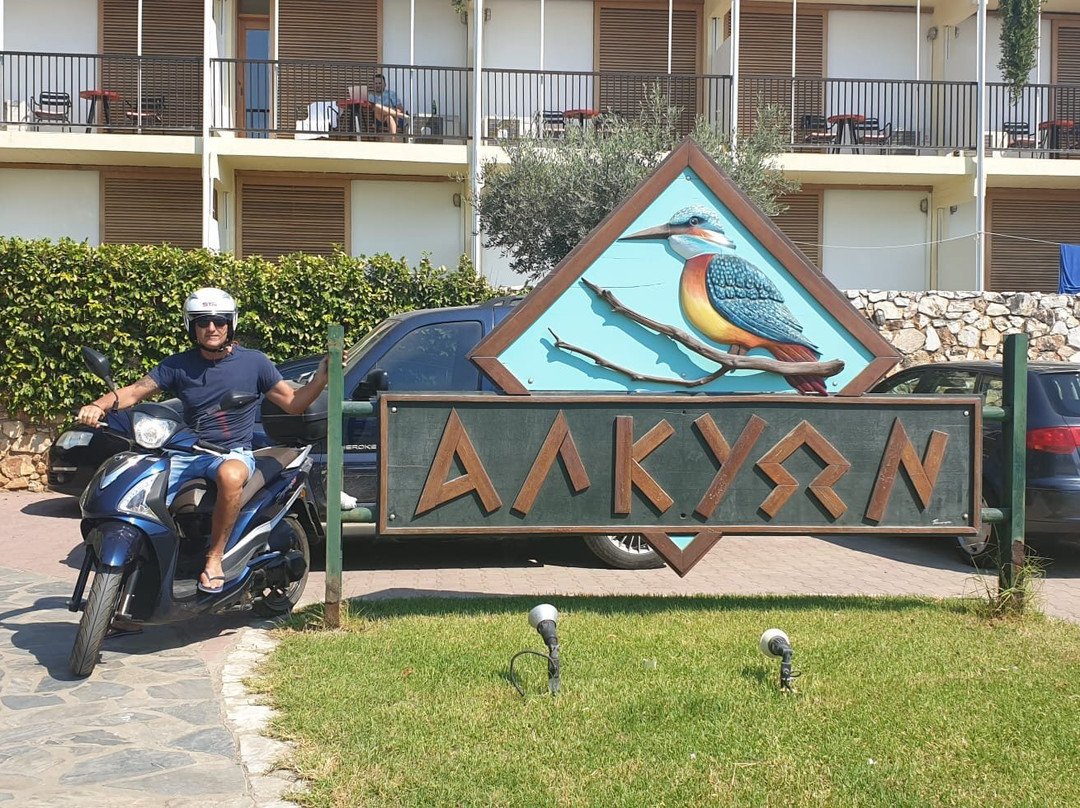 Rent Scooter Skiathos-Skiathos Town必去景点