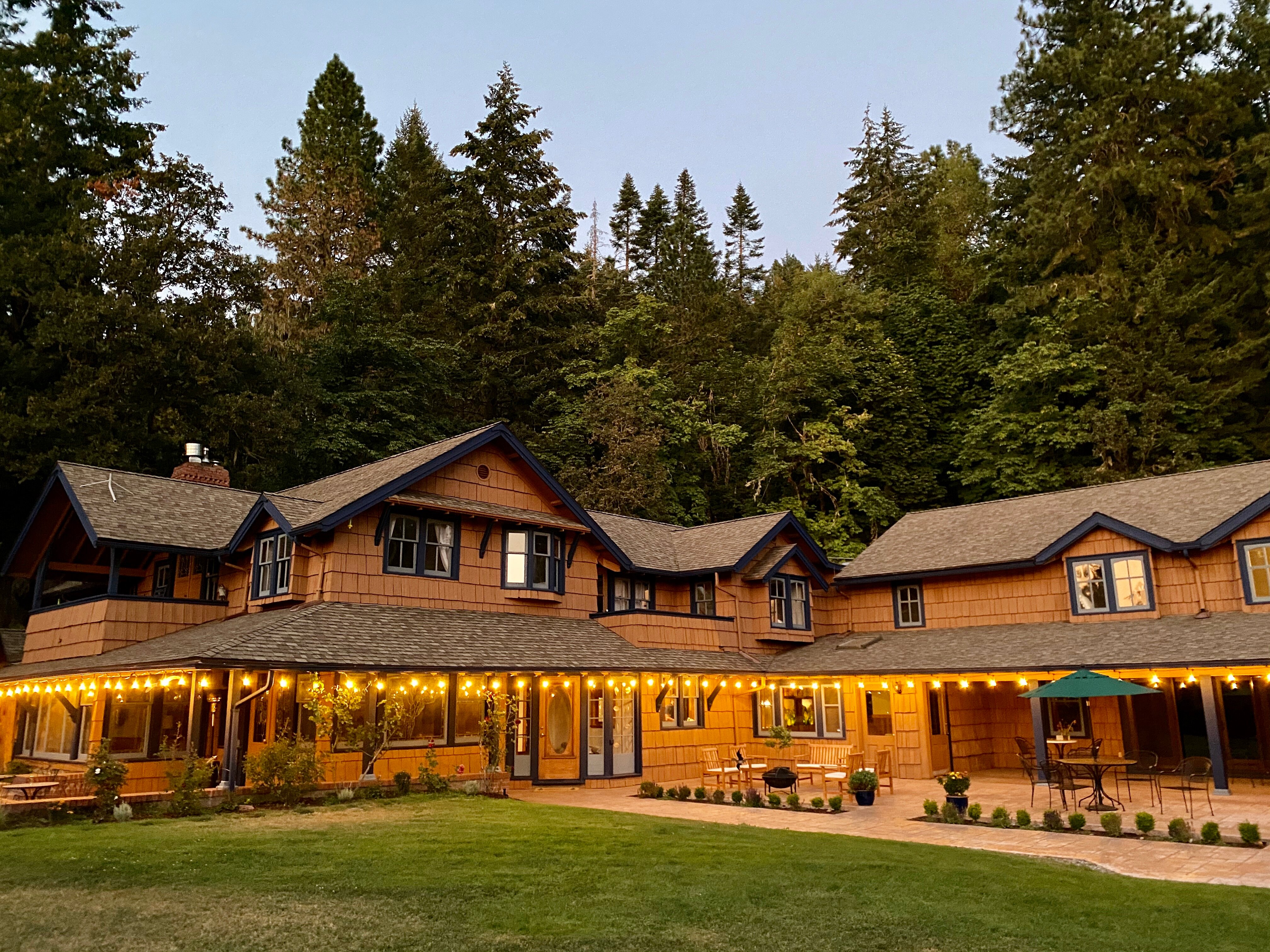 Mount Tom House-官方