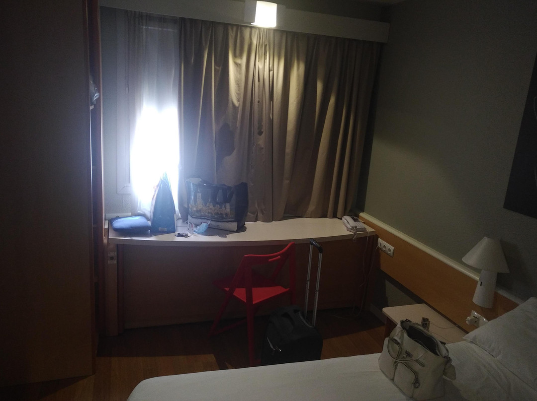 宜必思格拉纳达酒店主图