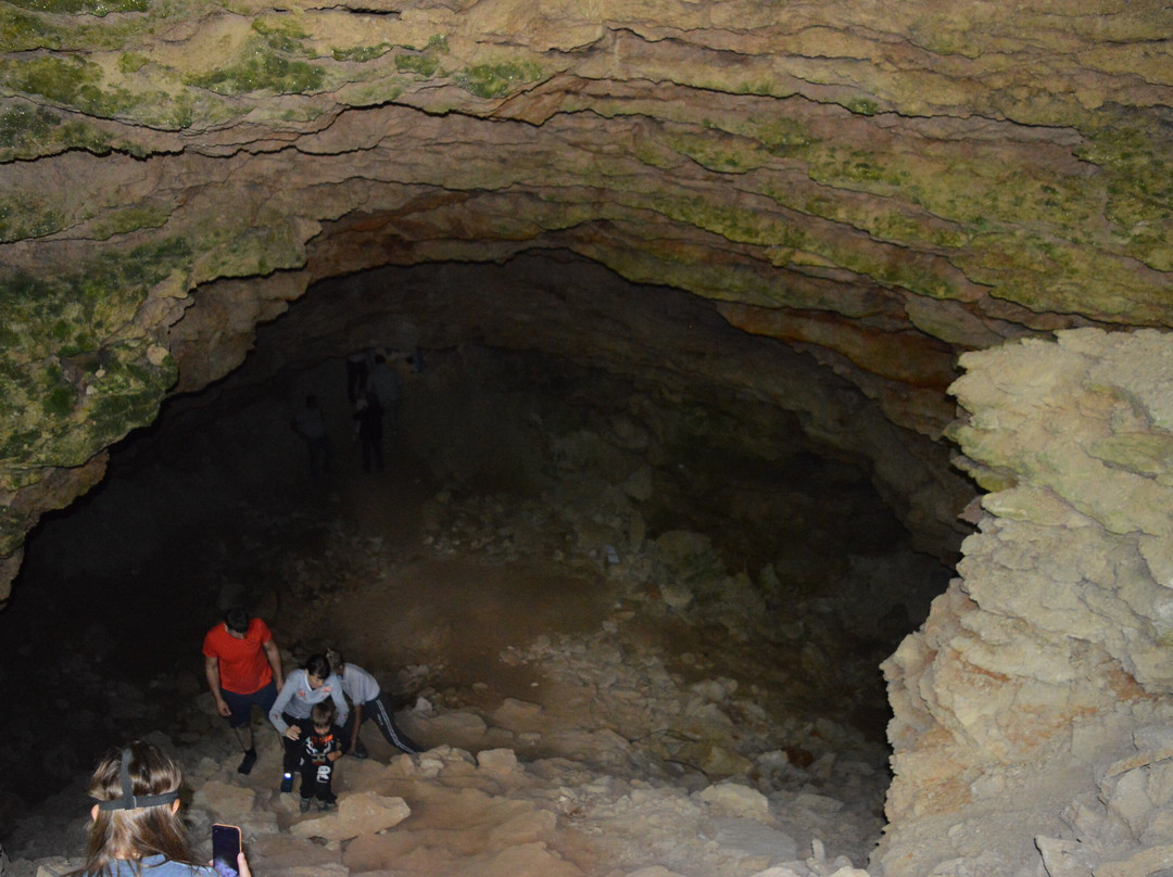 Ichalkovskiye Caves景点图片