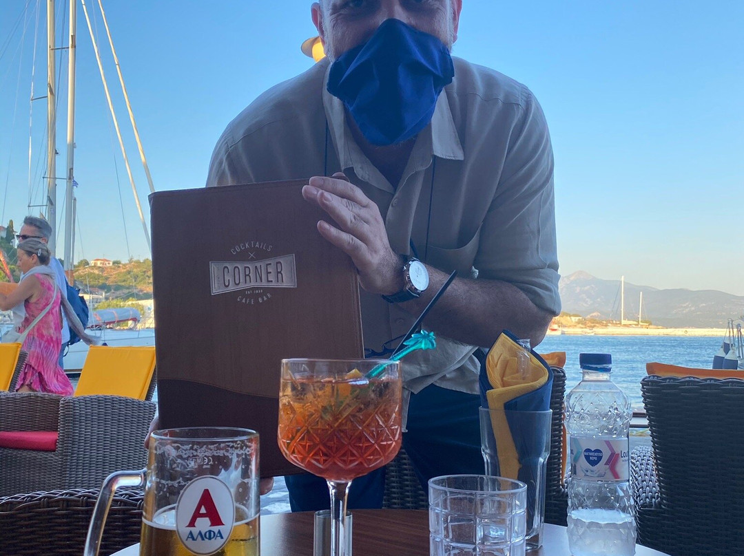 Corner Bar Pythagorio景点图片