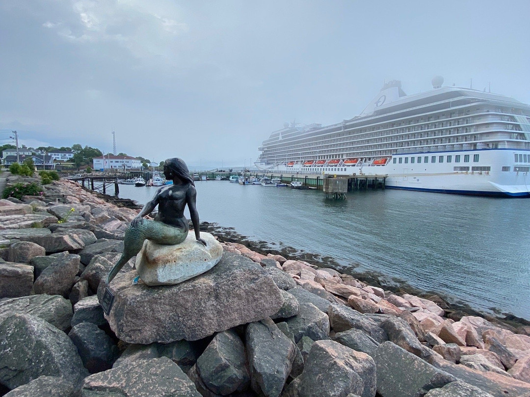The Mermaid -  a bronze statue by Richard Klyver景点图片
