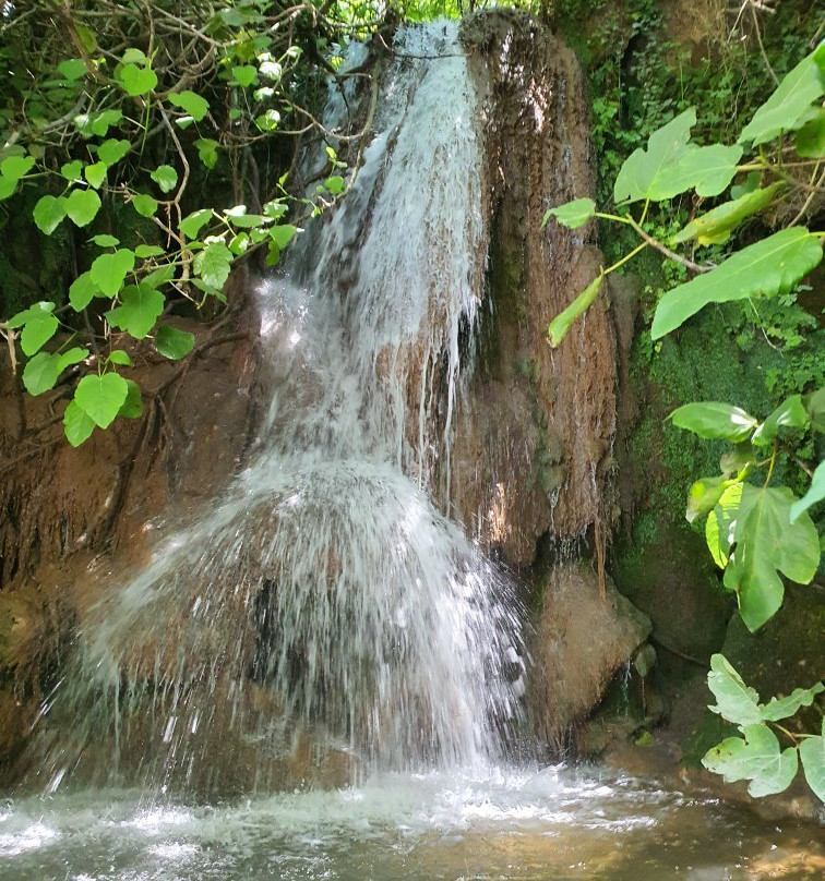 Cascadas del Hueznar景点图片