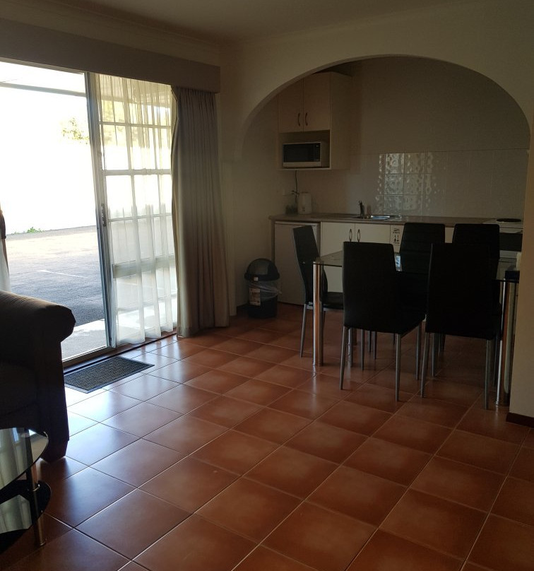 Redwood Manor Motel Apartments主图