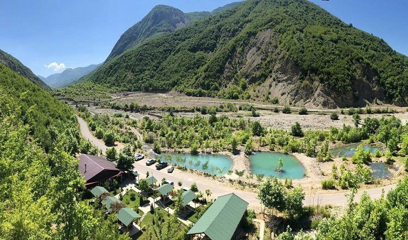 Shengjergji Waterfall景点图片
