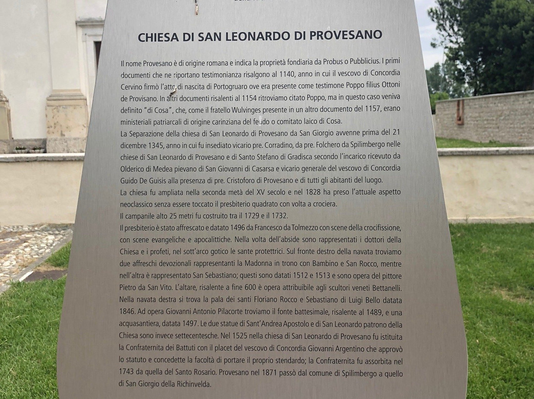 Chiesa Parrocchiale dei Santi Leonardo e Tommaso Apostolo景点图片