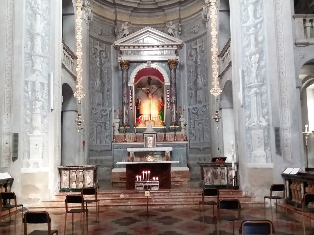 Chiesa del Santo Crocifisso-Asso必去景点