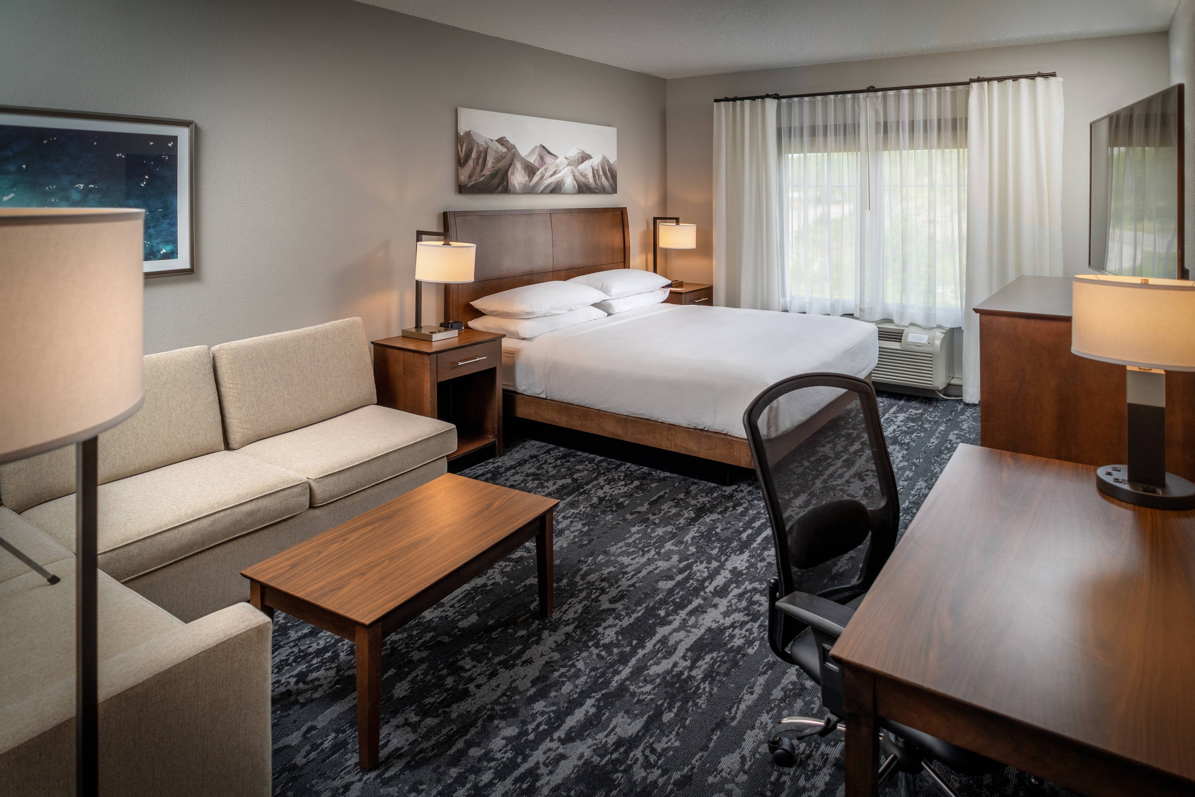 Delta Hotels Huntington Mall-官方