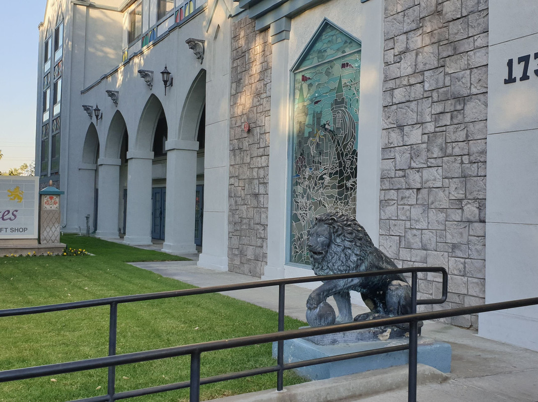 卡索假日酒店和套房主图