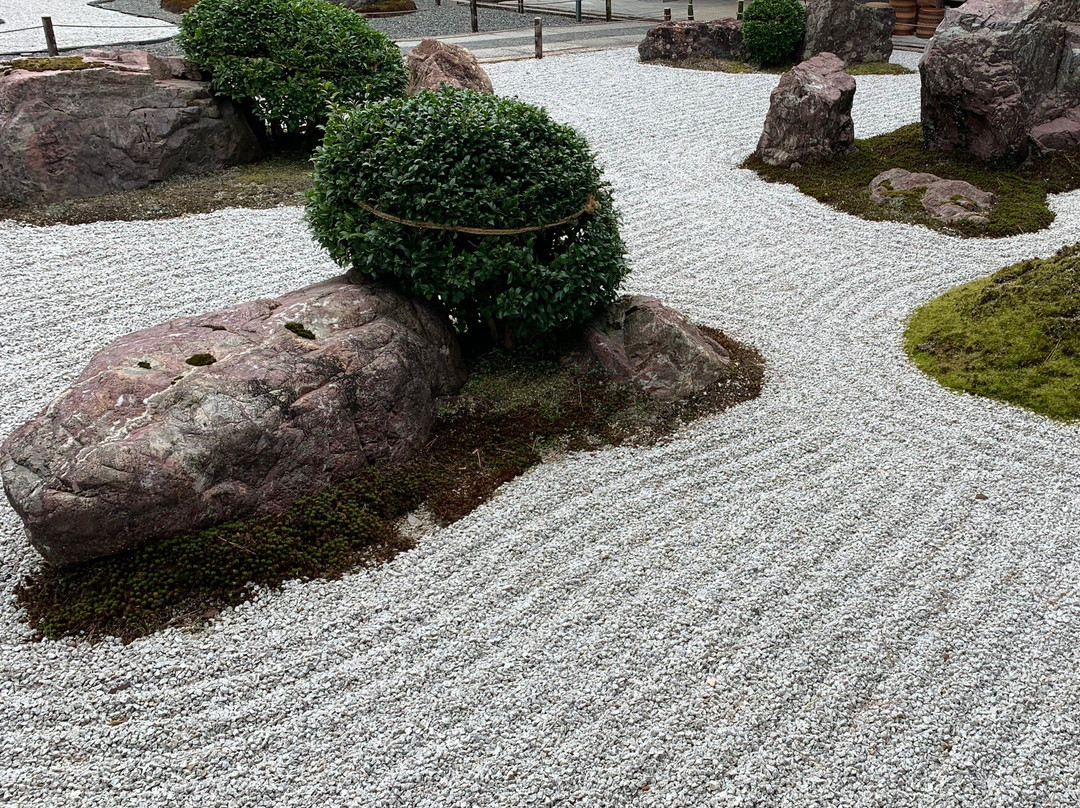 Gokurakuji Temple-丰冈市必去景点