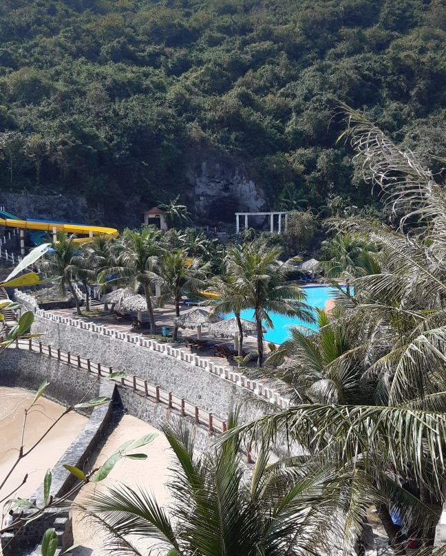 吉婆岛日出度假酒店主图