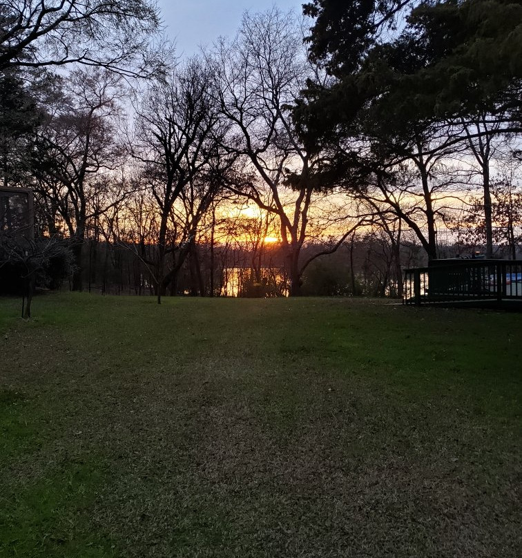 Pineywoods Hideaway Bed and Breakfast主图