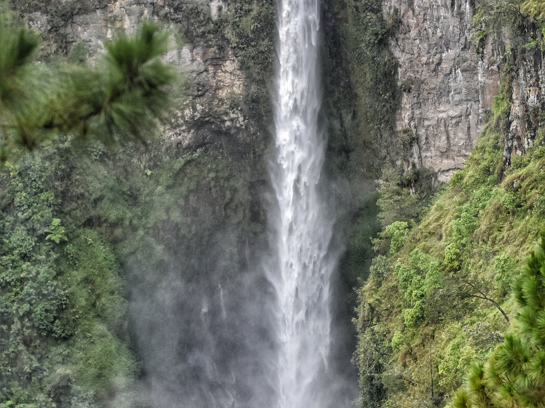 Sipiso Piso Waterfall-Kabanjahe必去景点