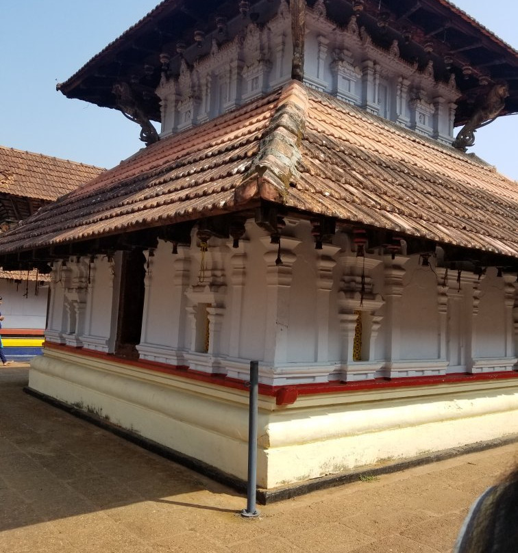 Madayi Kavu-Pazhayangadi必去景点