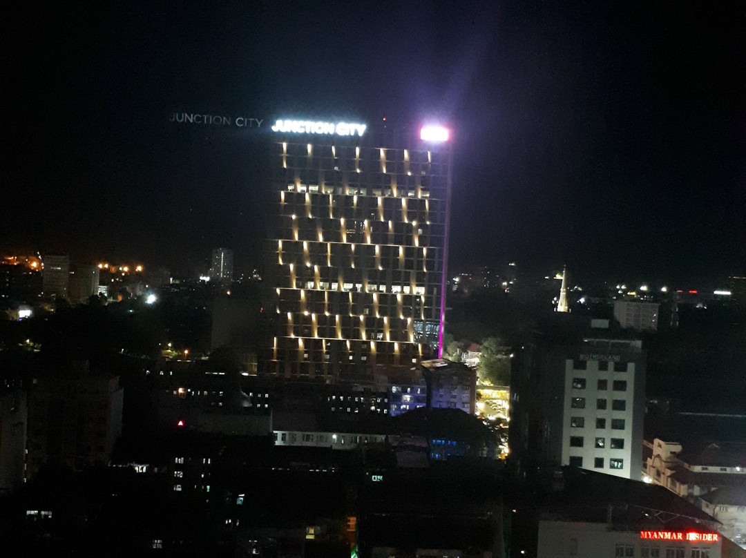 仰光苏莱香格里拉酒店主图