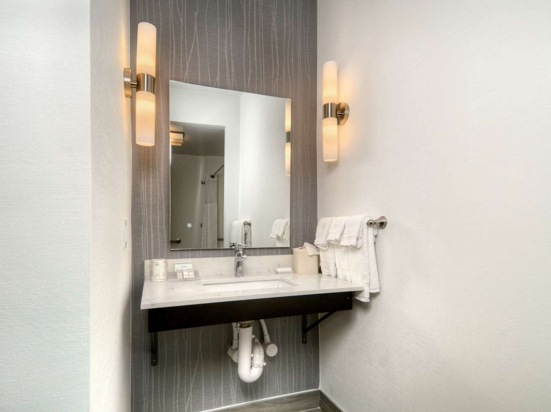 利弗莫尔希尔顿花园酒店主图