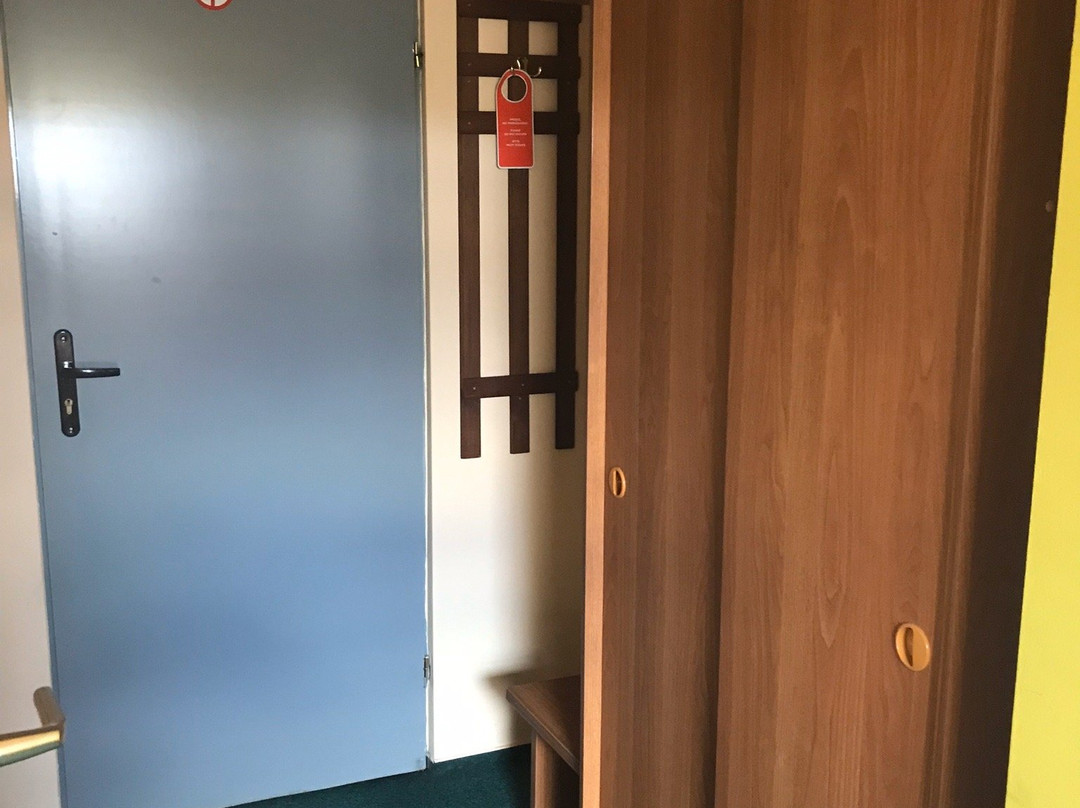Tirest Hotel主图