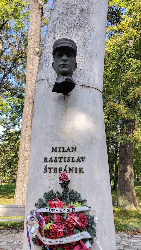 Pamatnik Milana Rastislava Stefanika-Trencin必去景点