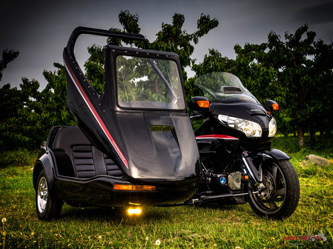 Custom Sidecar Tours-基洛纳必去景点