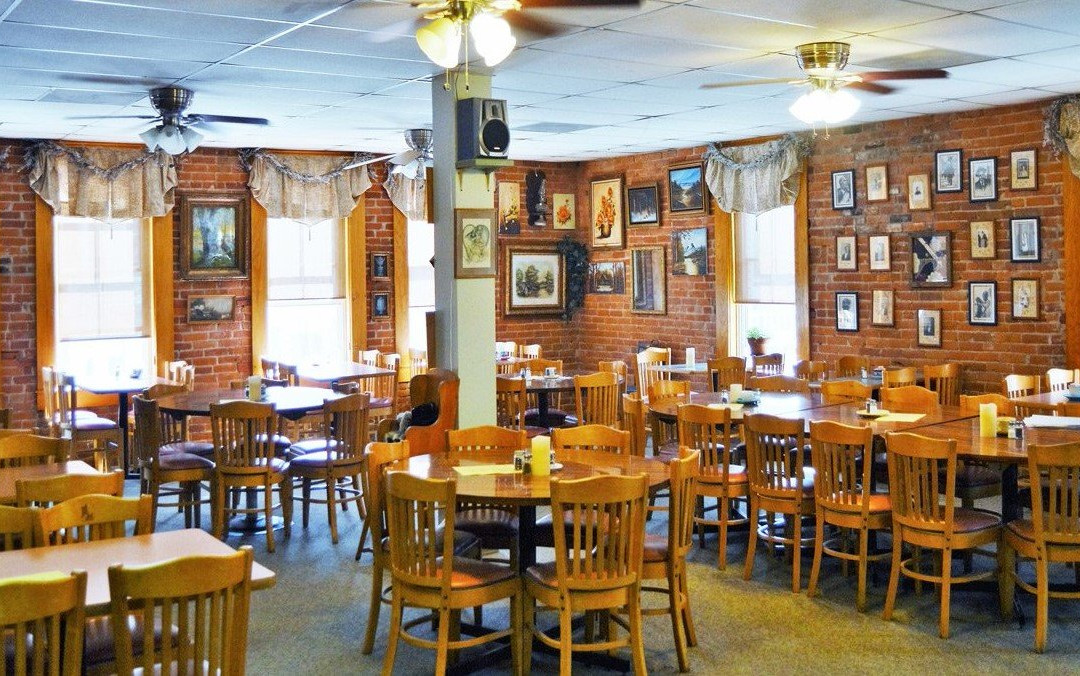 Main Street Galleria & The Upstairs Tearoom-Weston必去景点