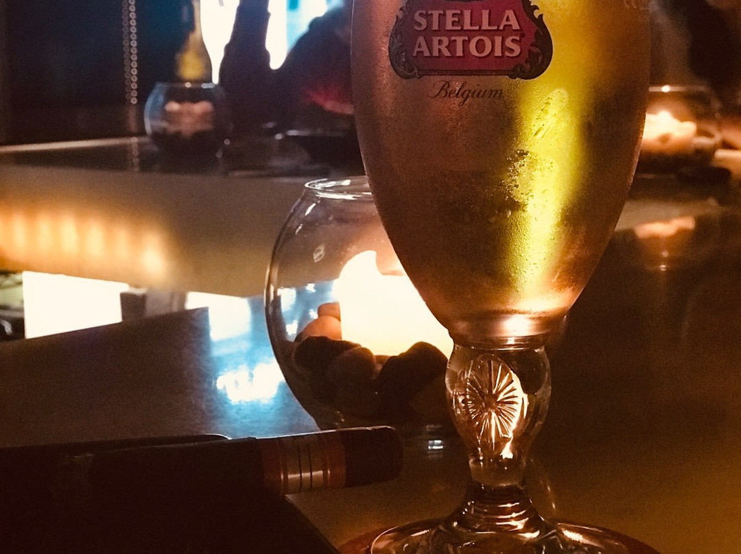 Catelli Cigar Lounge-维罗海滩必去景点