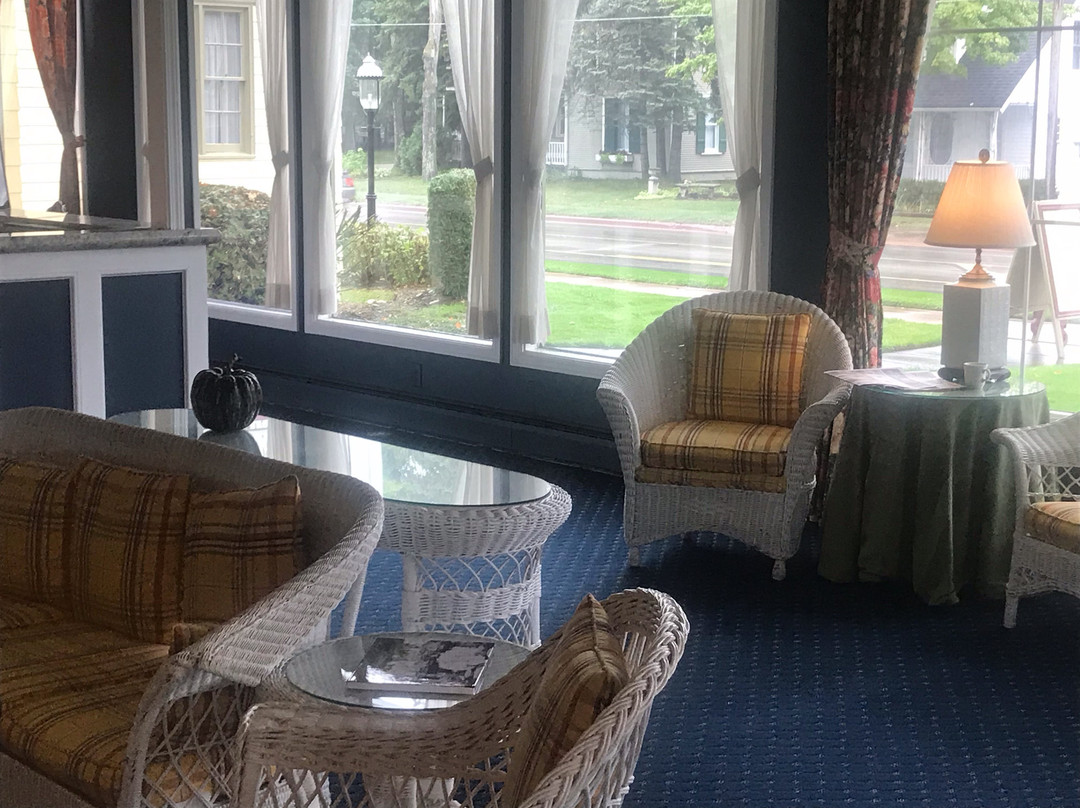 The Bay View Inn主图