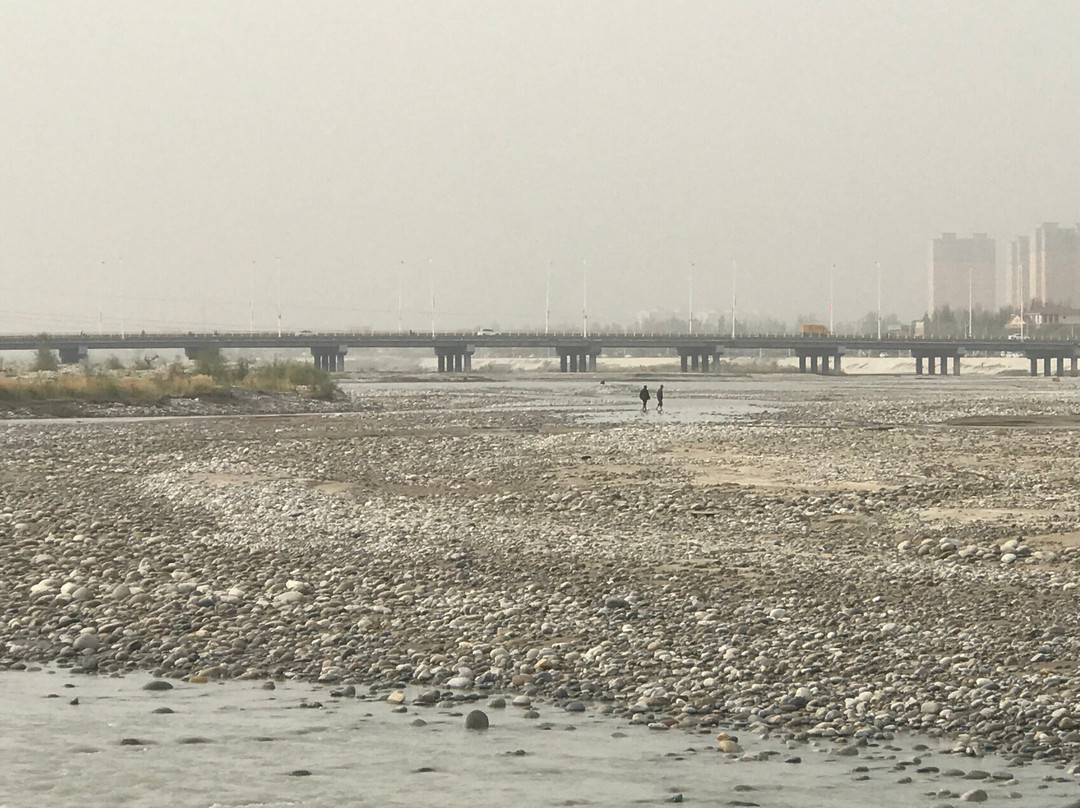 慕士塔格大酒店主图