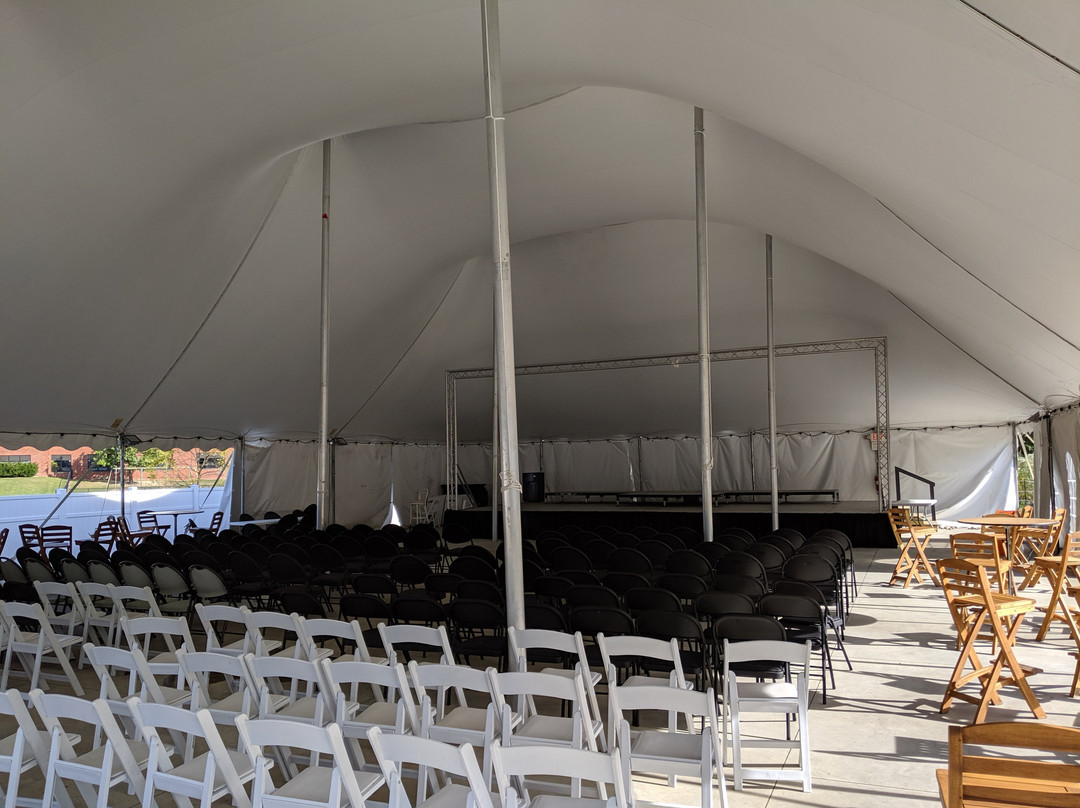 Aurora Inn Hotel & Event Center主图