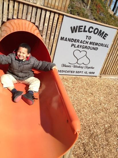 利默里克旅游景点-Manderach Memorial Playground