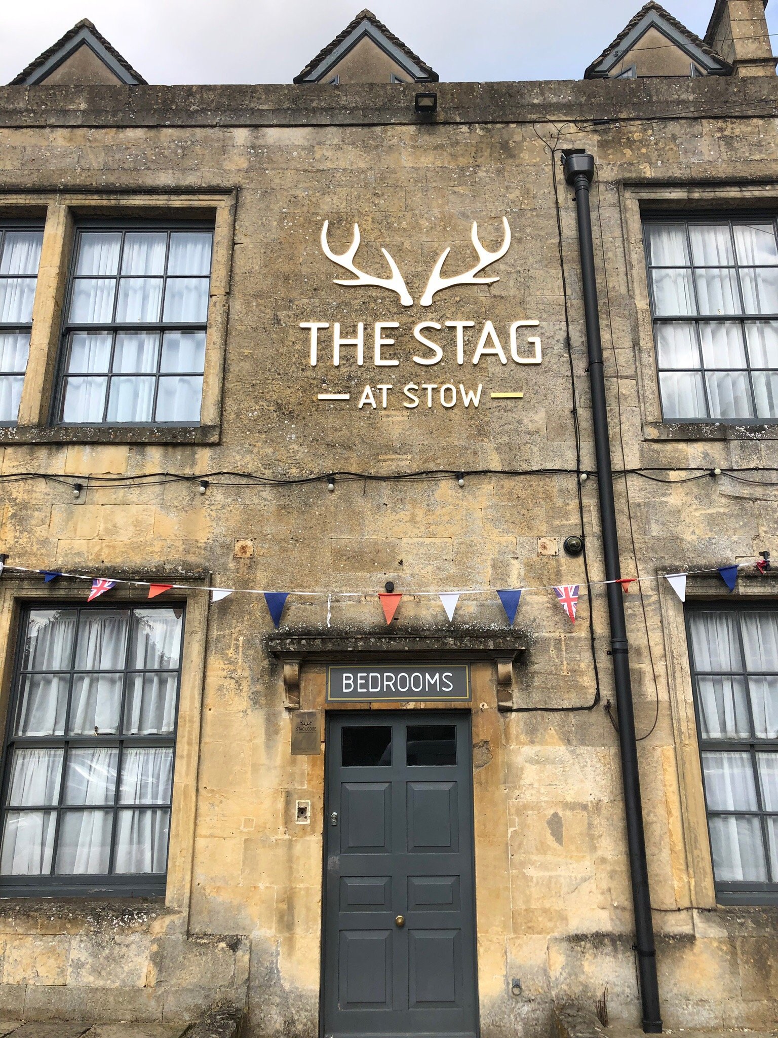 The White Hart Stow-官方