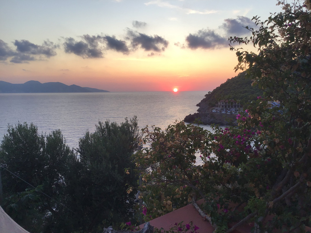 Roi Apartments主图