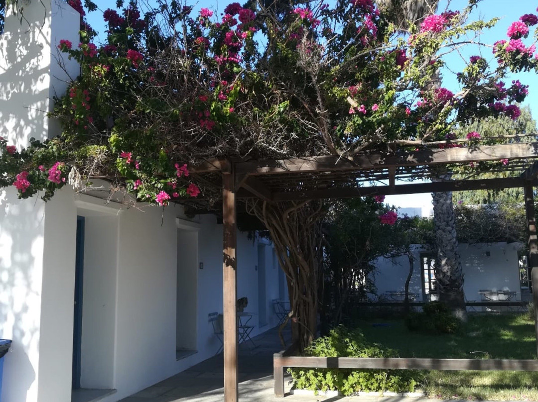 Far Out Village主图