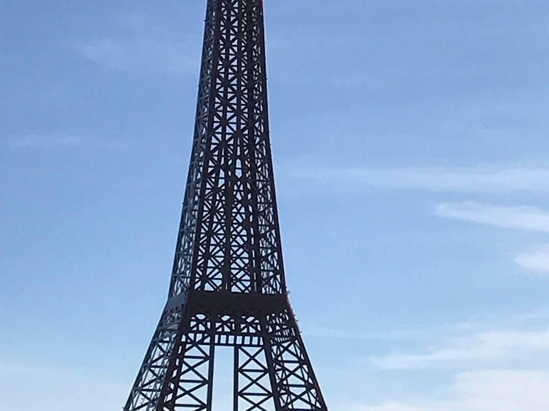 Eiffel Tower Replica-Montmartre必去景点