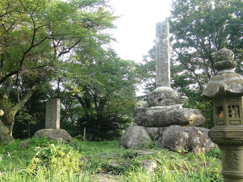 Ueshi Castle Remains-汤梨滨町必去景点