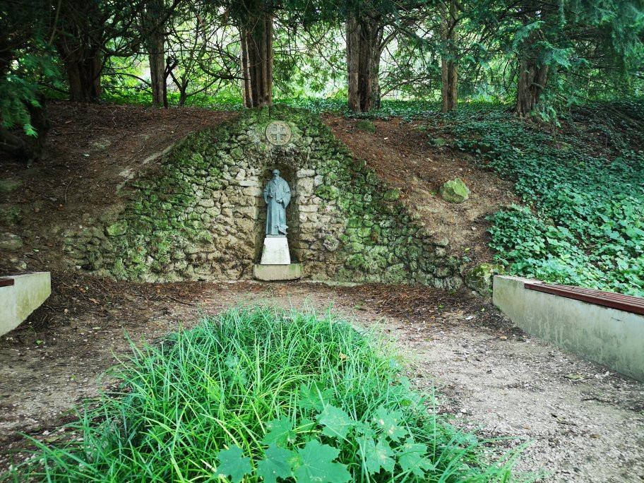 Pannonhalma Abbey Gardens and Herbal Lavender House景点图片