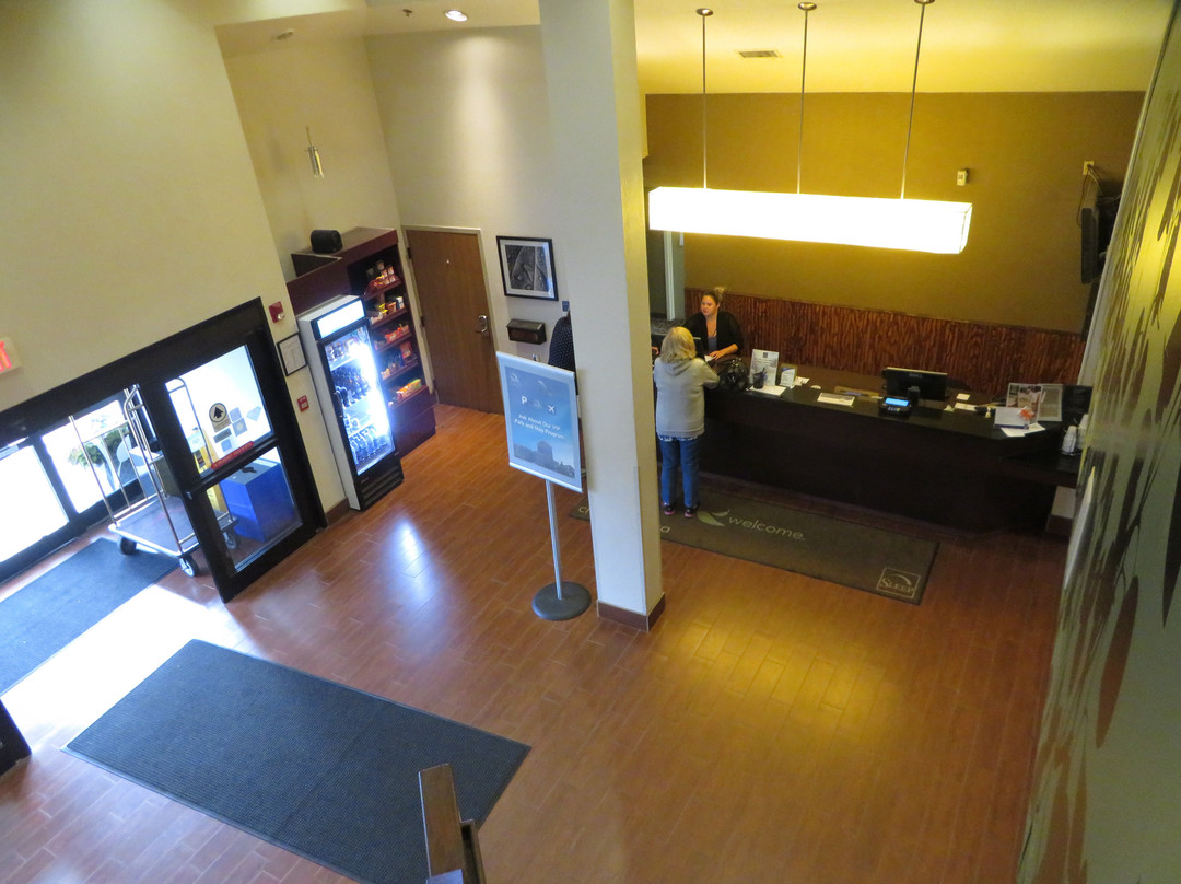 Sleep Inn & Suites Buffalo Airport主图