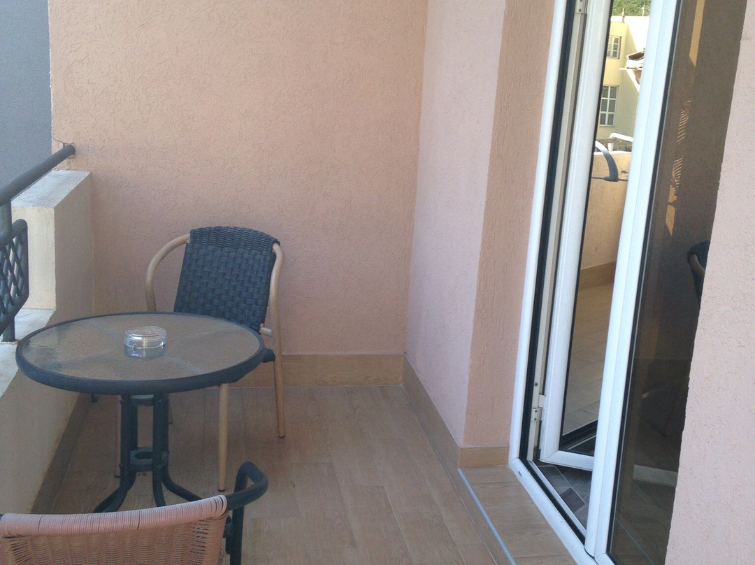 Tianis Apartments主图